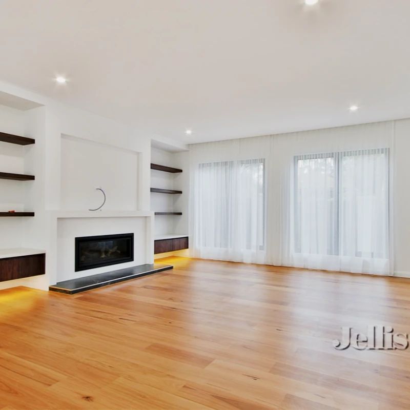 5 Bed, 4 Bath - Photo 1