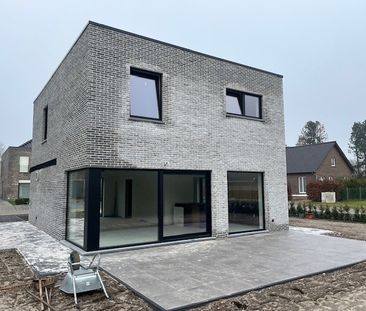 Prachtige energiezuinige nieuwbouwwoning met 3 slk op +/- 4a35ca gr... - Foto 1