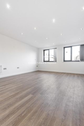 Studio to rent - Photo 2