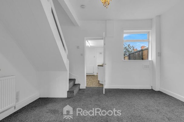2 bedroom end of terrace house to rent - Photo 1