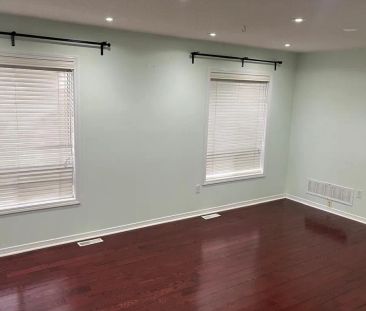 183 TOBA CRESCENT - Photo 2