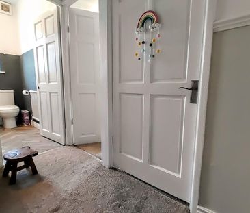 3 bedroom end of terrace house to rent - Photo 1