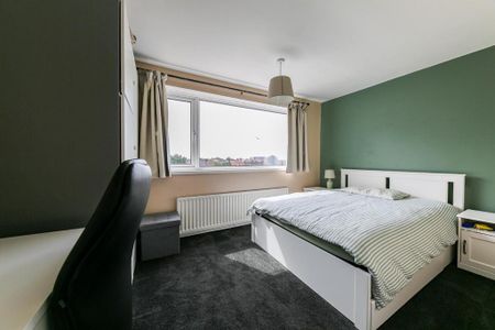 3 bedroom detached house to rent - Photo 2