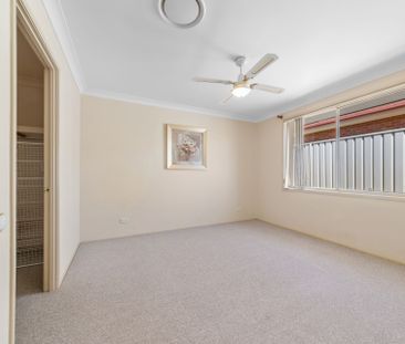 Light, Space & Convenience - Perfect Hamlyn Terrace Family Home! - Photo 5