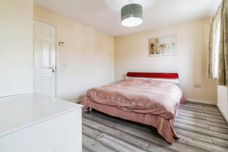 2 bedroom semi-detached house to rent - Photo 5