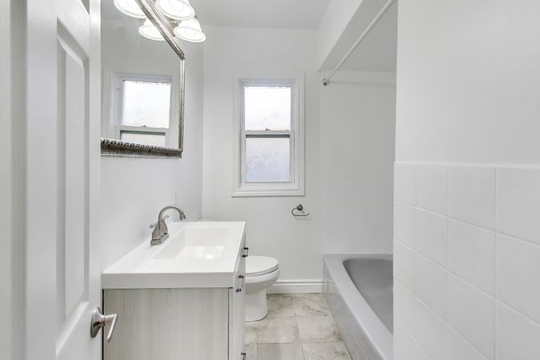 For Lease - 71 Mississauga Road, Mississauga, Ontario - Photo 1