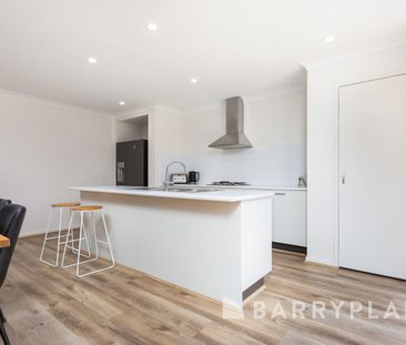 Stunning Family Living Opposite Parklands in Prime Point Cook Location - Photo 6