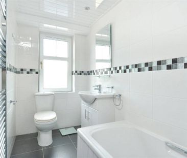 4 bedroom detached house to rent - Photo 5