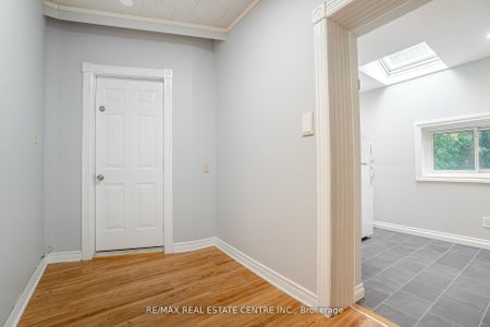 Detached Home For Lease | X8146524 - Photo 2