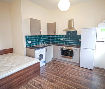 Apt 21, Clarendon House - Photo 3