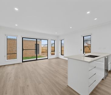 113 Prudence Parade, Point Cook VIC 3030 - House For Rent | Domain - Photo 1