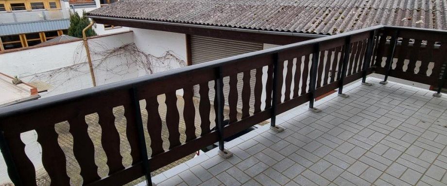 GERÄUMIGES WOHNHAUS MIT HOF UND GARAGE IN NIEDER-SAULHEIM - Foto 1