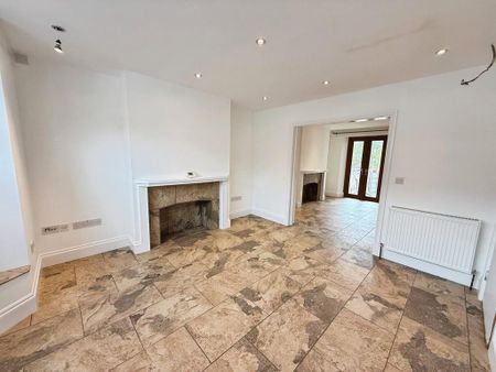 4 bedroom terraced house to rent - Photo 2