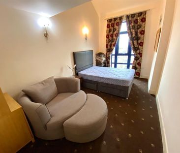 Equilibrium, Lindley, HUDDERSFIELD - Photo 6