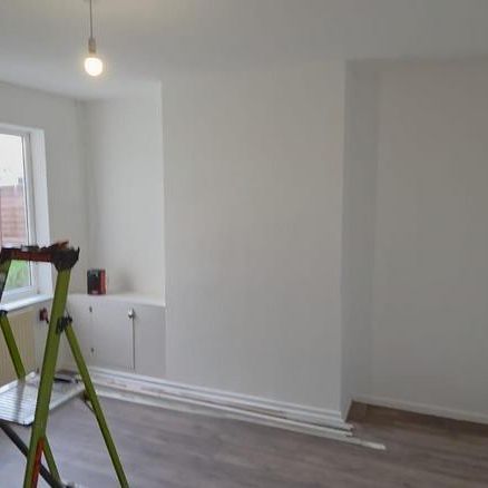 4 bedroom semi-detached house to rent - Photo 1