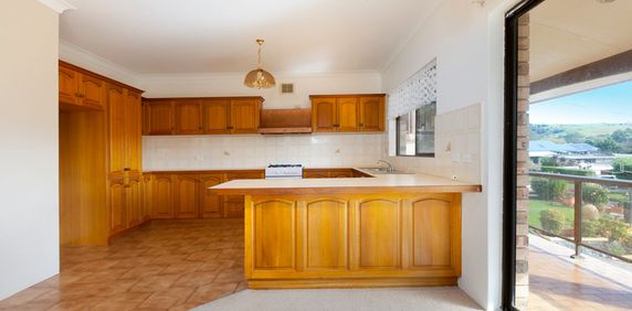 Spacious Coastal Living - Walk to Kendalls Beach - Photo 2