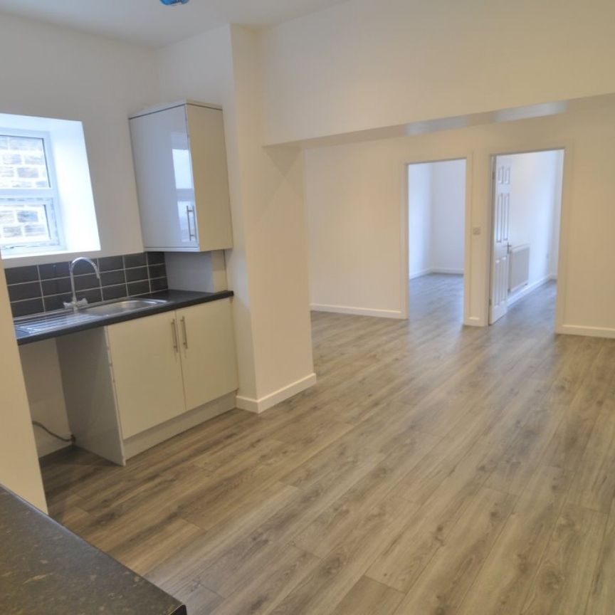 2 bed Apartment - To Let - Photo 1