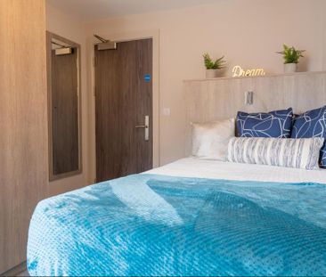 6 bedroom flat to rent - Photo 4