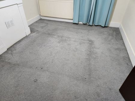 3 Bed Flat, Romford Road, E7 - Photo 5