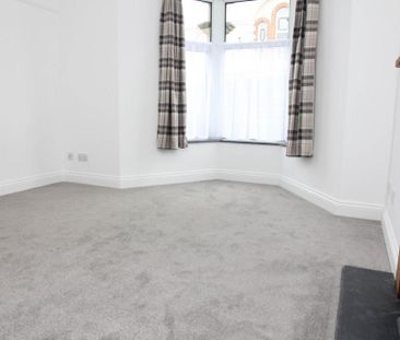 3 bedroom end of terrace house to rent - Photo 1