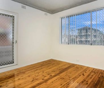 2 Bedroom unit in prime location - Photo 3