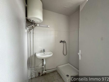 Studio à louer Fort-de-France (Chateaubœuf) 20 m2 Balcon - Photo 3