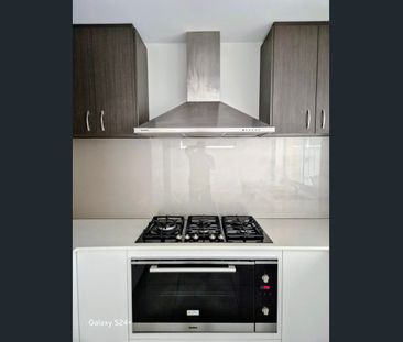 Modern Street Front Villa on Quiet Cul-de-Sac Open for Viewing on A... - Photo 4