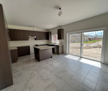 For Lease - 1099 Cole Street, Innisfil, Ontario - Photo 6