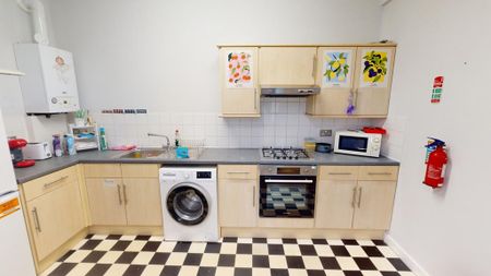 3 bedroom ground floor flat to rent - Photo 5