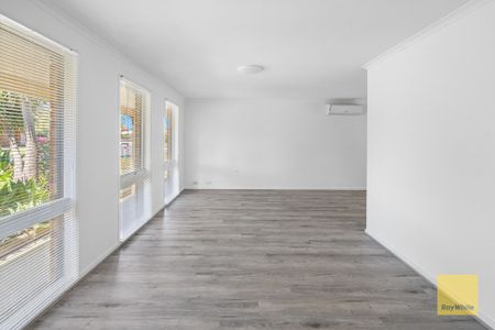 Stunning Home in the Heart of Hoppers Crossing! - Photo 4