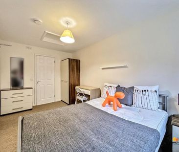 1 bedroom in a house share to rent - Photo 4