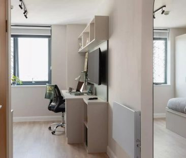 Platinum Studio (Lower Floors) - Photo 5