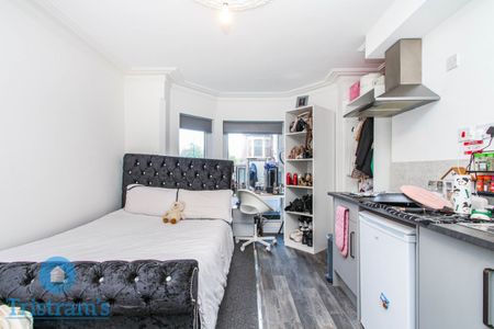 1 bed Studio for Rent - Photo 3