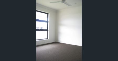 Family home, conveniently located close to parks, schools, shopping centres, - Photo 3