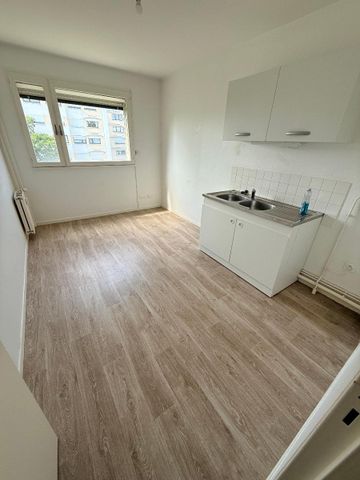 Location Appartement 3 pièces 82m² DOUAI 59500 - Photo 2