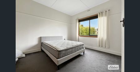 Charming 3-Bedroom Californian Bungalow – Close to All Amenities - Photo 2