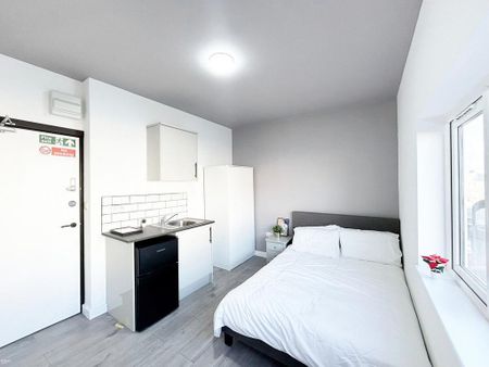 1 bedroom in a house share to rent - Photo 3