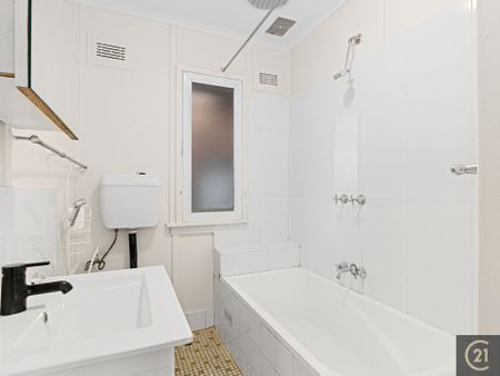 Freshly Refurbished 3 Bedroom Home - Photo 5