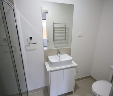 Modern Townhouse in Central Glenroy - Photo 2