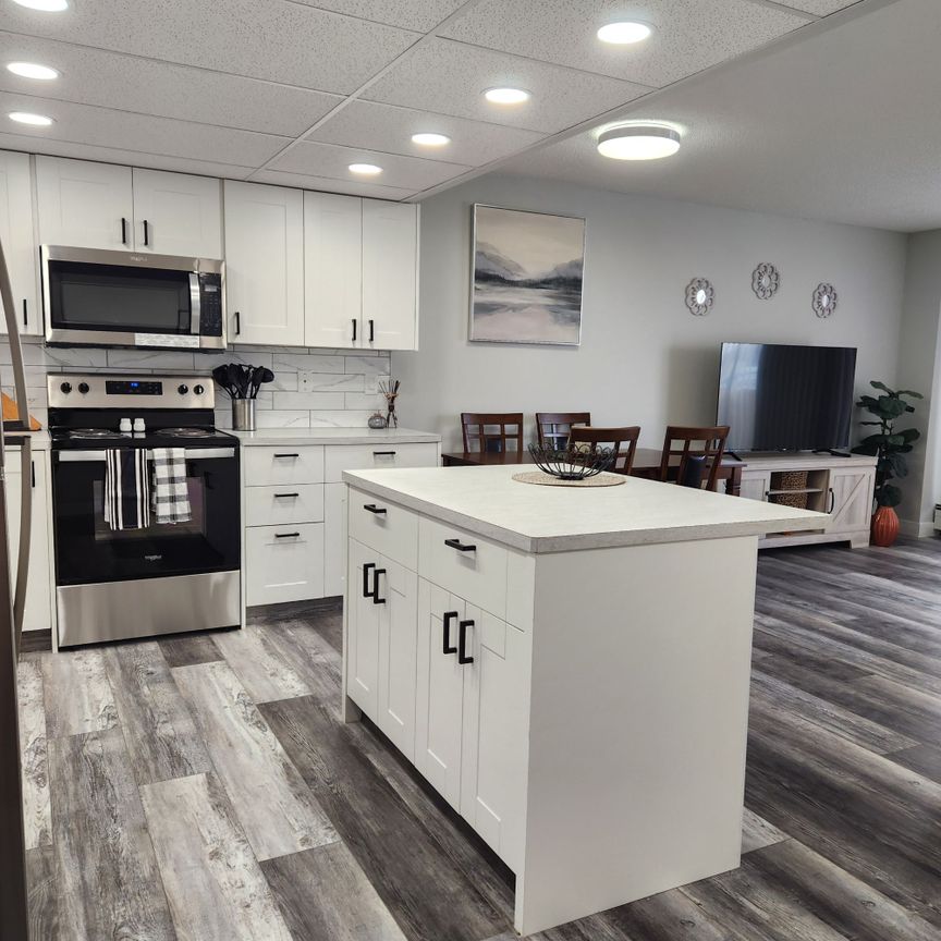 807, 4902 - 37 Street - Photo 1