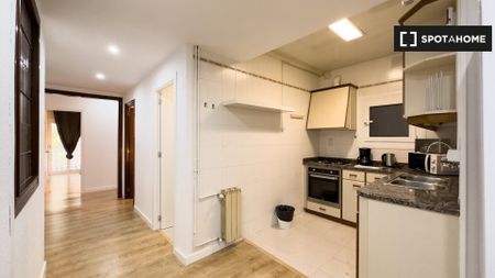 barcelona, Catalonia 08015 - Photo 5