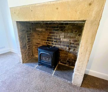 2 bedroom semi-detached house to rent - Photo 2