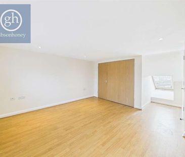 Royal Crescent, Ruislip, HA4 - Photo 5