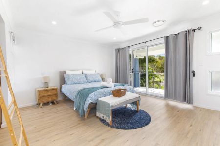 Contemporary oasis looking over the 10th Fairway - Photo 4