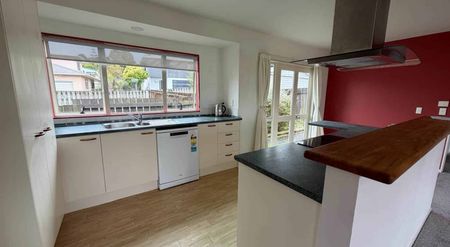 Embrace the beachside lifestyle - Photo 2