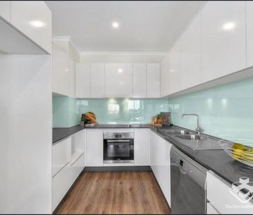 INSPECT ANYTIME - FULLY FURNISHED 2 Bed / 2 Bath Apartment - Photo 5