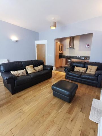 2 bedroom flat to rent - Photo 3