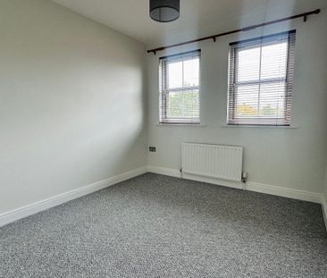 6 Glastry Court, Bangor, BT19 1WH - Photo 3