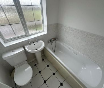 4 bedroom terraced house to rent - Photo 6