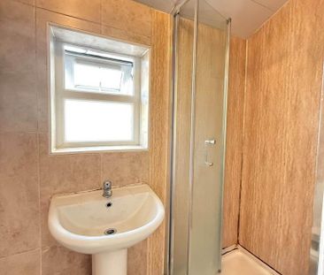 3 bedroom flat to rent - Photo 5